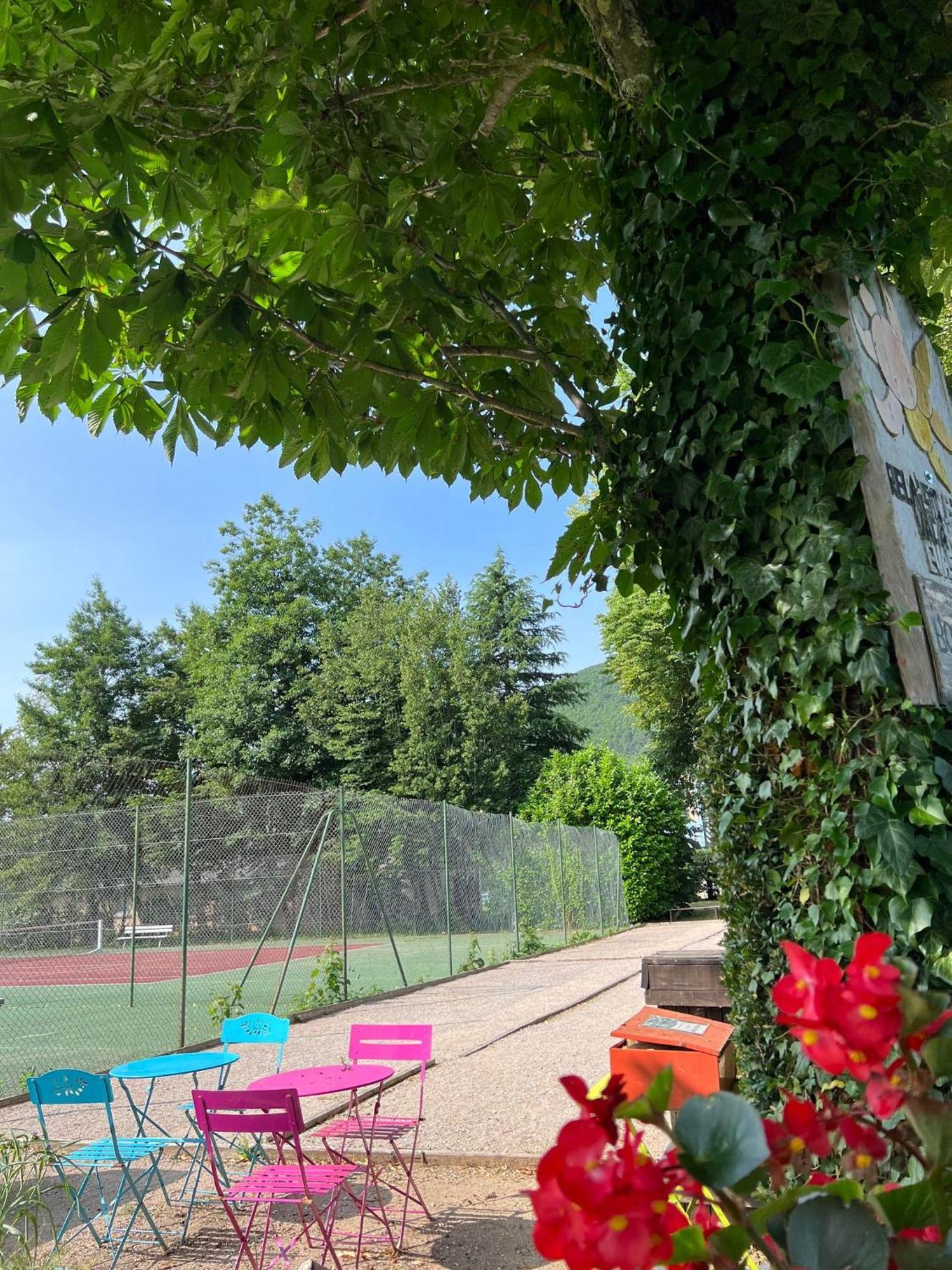 Domaine Du Roc Nantais Hotel Exterior foto